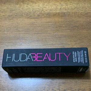 HUDA BEAUTY Foundation in Black Box with Pink Logo